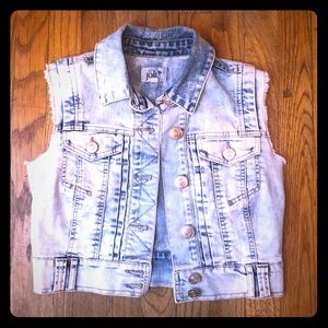 Jolt cropped denim vest.